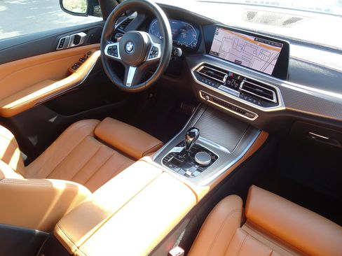 Used 2022 BMW X5 xDrive45e w/ M Sport Package image 23