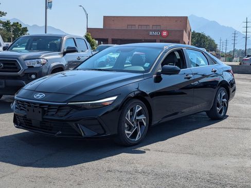 Used 2025 Hyundai Elantra SEL FWD image 9