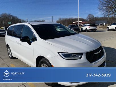 Used 2024 Chrysler Pacifica Touring-L