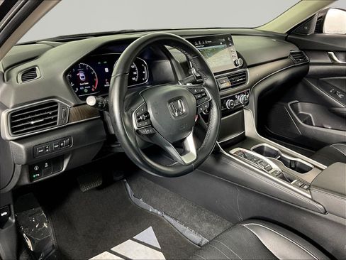 Used 2019 Honda Accord Touring image 17