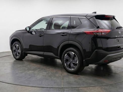 Used 2025 Nissan Rogue SV AWD/4WD image 6