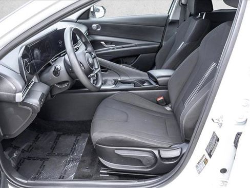 Used 2024 Hyundai Elantra SEL FWD image 11