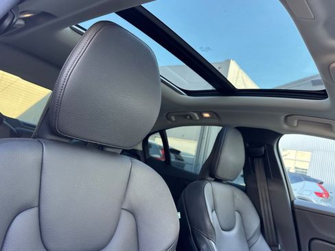 Certified 2025 Volvo S60 B5 Plus AWD/4WD image 19