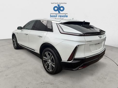 Used 2024 Cadillac Lyriq Luxury w/ LPO, Floor Liner Package AWD/4WD image 4