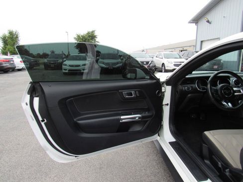 Used 2020 Ford Mustang Coupe RWD image 12