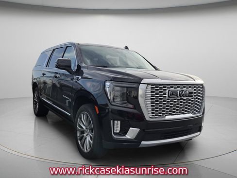 Used 2021 GMC Yukon XL Denali w/ Denali Ultimate Package RWD image 4