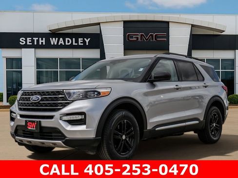 Used 2023 Ford Explorer XLT w/ Equipment Group 202A AWD/4WD image 3