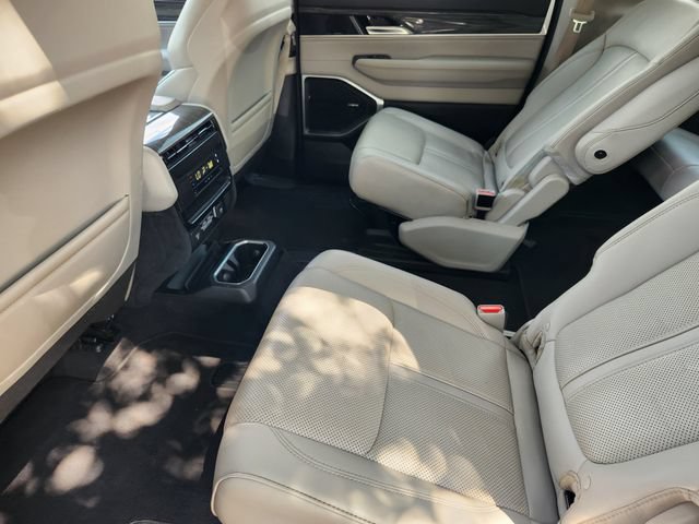 Used 2022 Jeep Wagoneer Series III w/ Flexible Seating Group RWD image 29