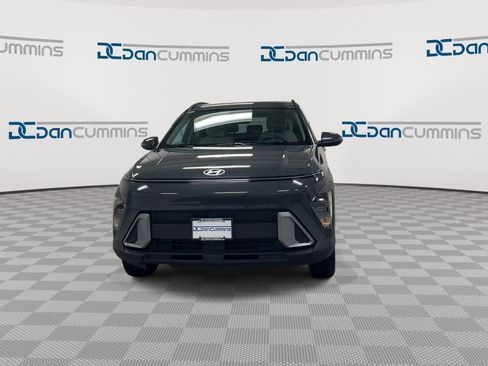 Used 2024 Hyundai Kona SEL AWD/4WD image 3