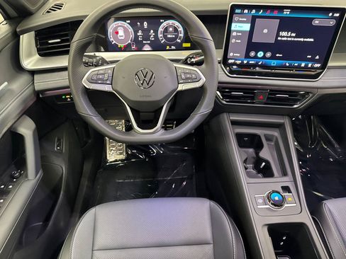 New 2026 Volkswagen Tiguan SE R-Line FWD image 13