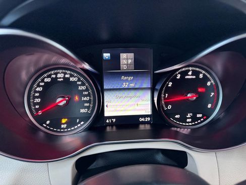 Used 2017 Mercedes-Benz GLC 300 4MATIC image 11