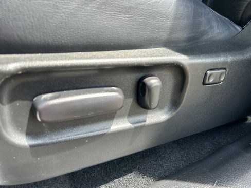 Used 2021 Toyota Tacoma Limited AWD/4WD image 18