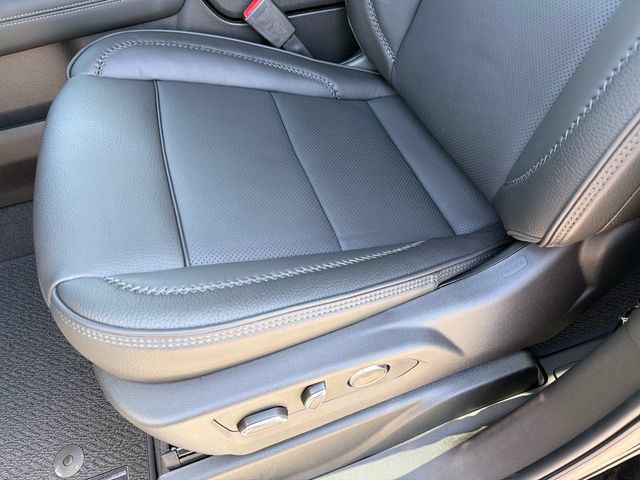 New 2026 GMC Yukon XL Denali w/ Denali Reserve Package AWD/4WD image 18