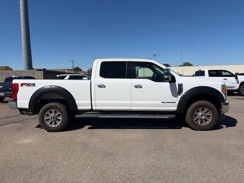 Used 2017 Ford F250 XLT w/ XLT Premium Package AWD/4WD image 8