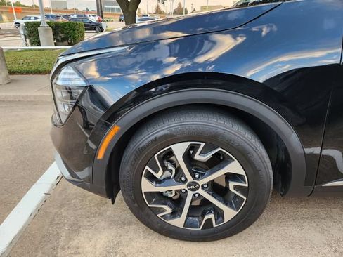 Used 2025 Kia Sportage EX FWD image 7
