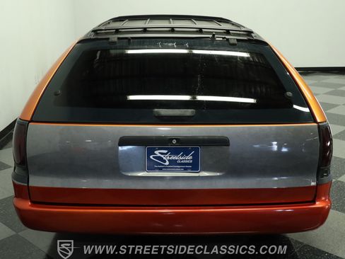 Used 1992 Oldsmobile Custom Cruiser RWD image 9