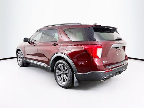 Used 2022 Ford Explorer XLT w/ Equipment Group 202A AWD/4WD image 5