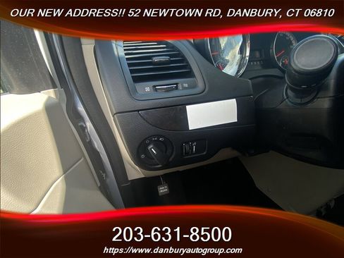 Used 2019 Dodge Grand Caravan SE FWD image 15