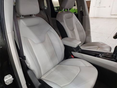 Used 2022 Jeep Compass Latitude image 29