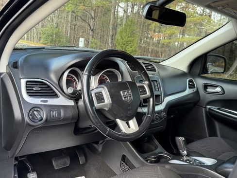 Used 2019 Dodge Journey SE w/ Connectivity Group image 14