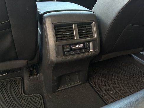 Used 2022 Volkswagen Atlas SE FWD image 18