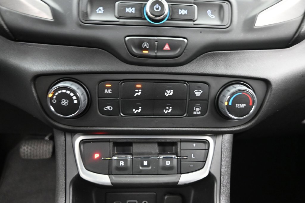 Used 2023 GMC Terrain SLE FWD image 18