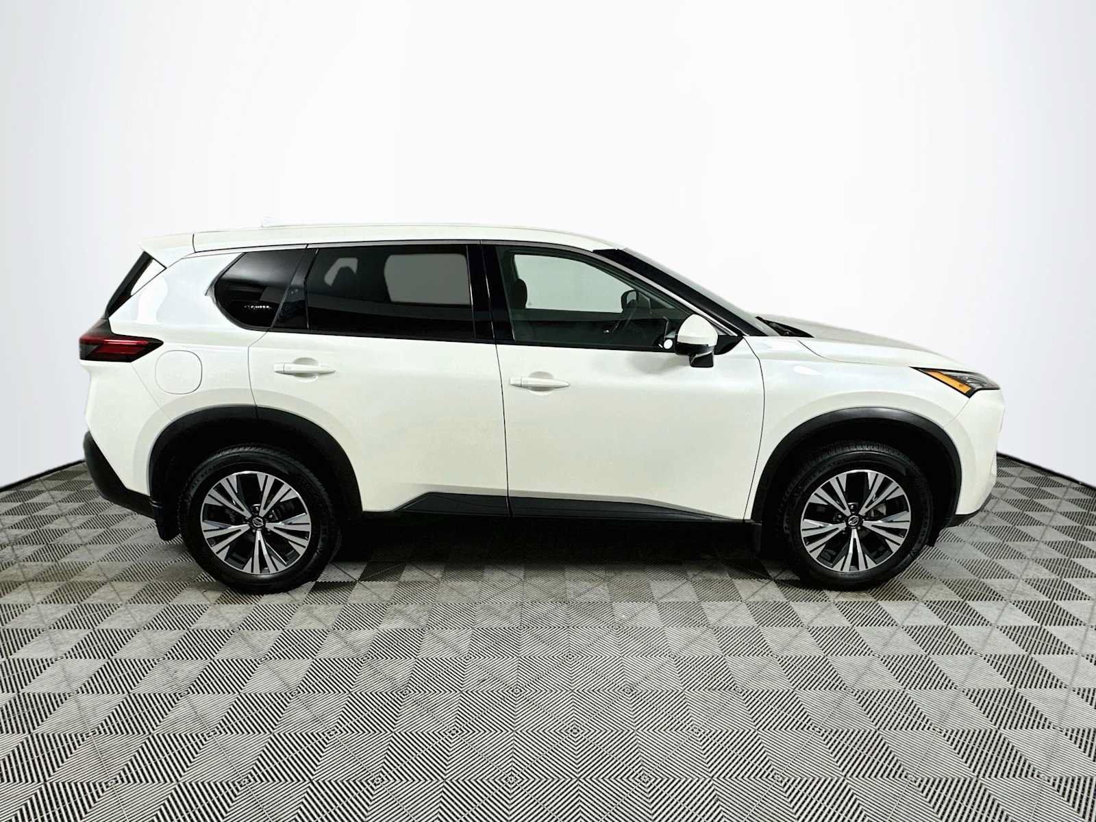 Used 2021 Nissan Rogue SV AWD/4WD image 8