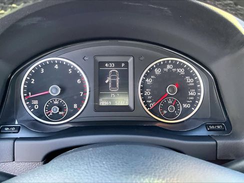 Used 2017 Volkswagen Tiguan Limited image 24