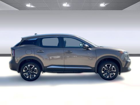 New 2026 Nissan Kicks SV w/ SV Premium Package image 8