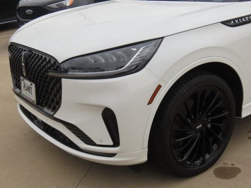 Used 2026 Lincoln Aviator Reserve w/ Jet Appearance Package RWD image 3