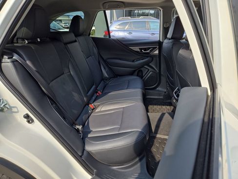 Used 2025 Subaru Outback Limited AWD/4WD image 16