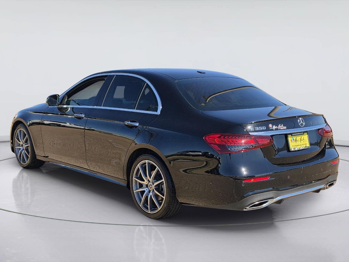 Used 2023 Mercedes-Benz E 350 Sedan image 3