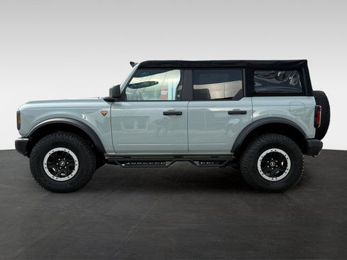 Used 2022 Ford Bronco Badlands w/ Sasquatch Package AWD/4WD image 8