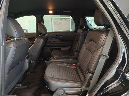 Used 2024 Nissan Pathfinder Rock Creek image 12