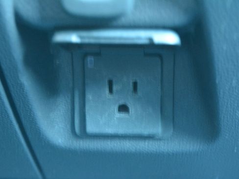 Used 2018 Chevrolet Silverado 1500 LT image 22