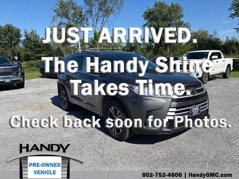 Used 2018 Toyota Highlander LE AWD/4WD image 1