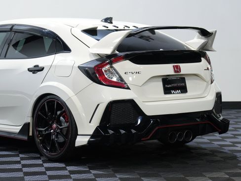 Used 2018 Honda Civic Type R image 15