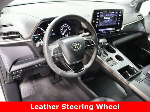 Used 2023 Toyota Sienna XSE image 13