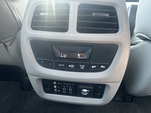Used 2016 Honda Pilot Touring image 19