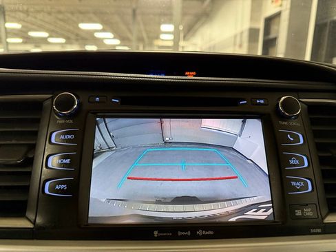 Used 2019 Toyota Highlander XLE image 13