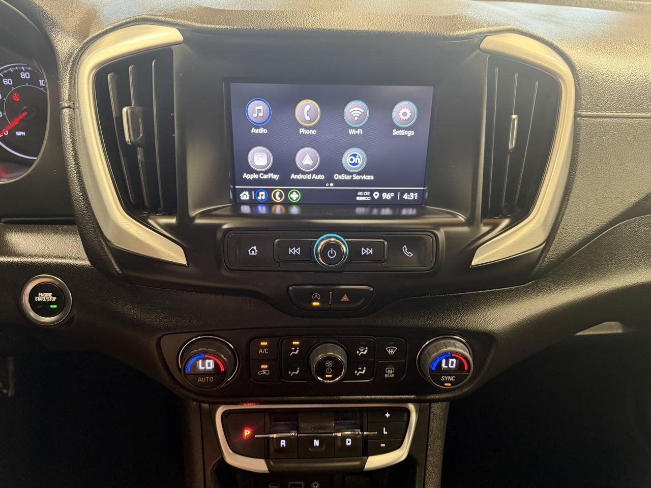 Used 2024 GMC Terrain SLE w/ Driver Convenience Package FWD image 18