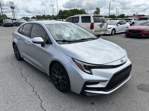 Used 2024 Toyota Corolla SE FWD image 2