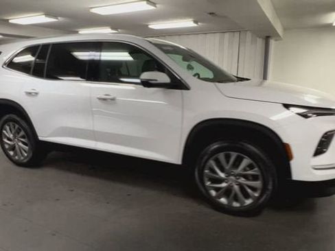 Certified 2026 Buick Enclave Preferred FWD image 2