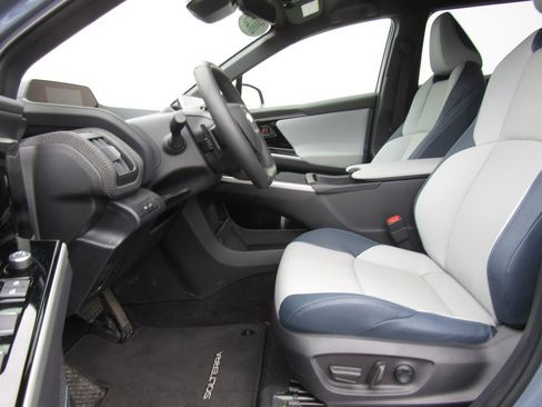 Used 2025 Subaru Solterra AWD/4WD image 12
