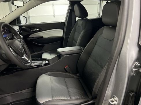 New 2026 Chevrolet Trax LT w/ Driver Confidence Package FWD image 18