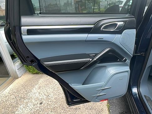 Used 2011 Porsche Cayenne S image 19