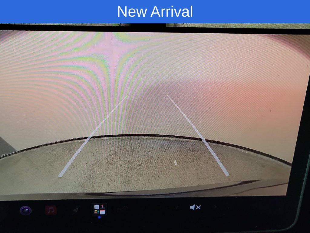 Used 2024 Tesla Model Y 2WD image 17