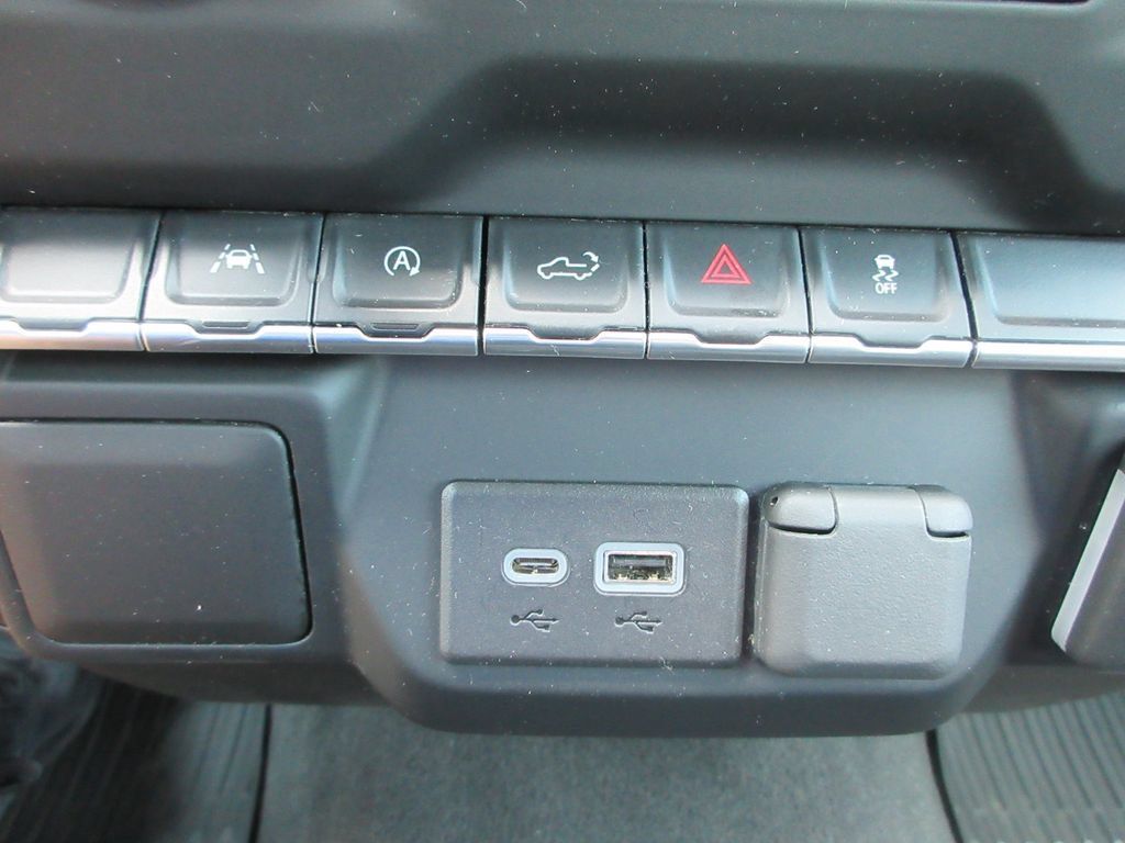 Certified 2022 Chevrolet Silverado 1500 Custom AWD/4WD image 28