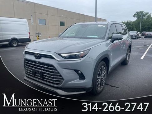 Used 2025 Toyota Grand Highlander AWD Hybrid image 1