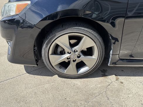 Used 2014 Toyota Camry SE FWD image 12